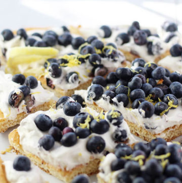 dessert pizza with cheesecake fluff and fresh blueberries